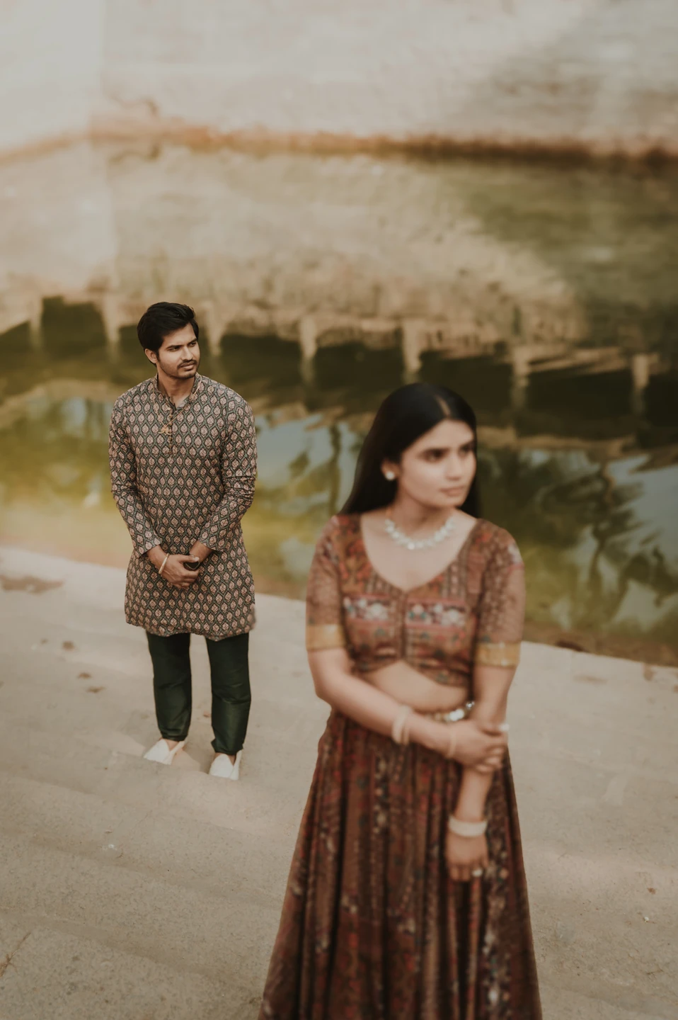 Karu Studio photograph of a couple near the water